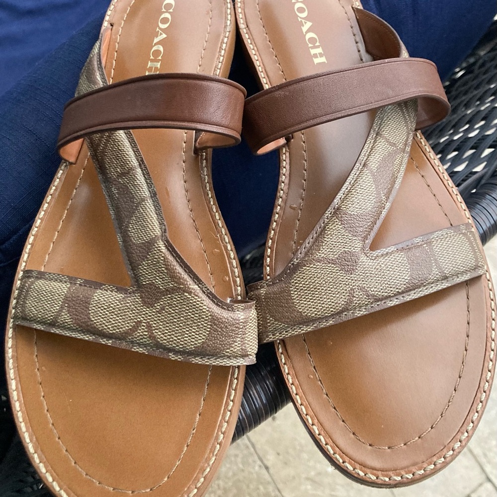 New Coach Harlan Signature Sandals in the khaki/saddle color Size 11